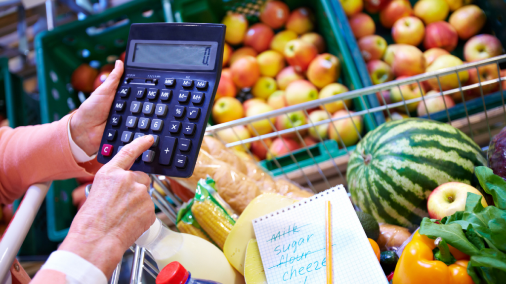A desvalorização do real afeta diretamente no preço dos alimentos